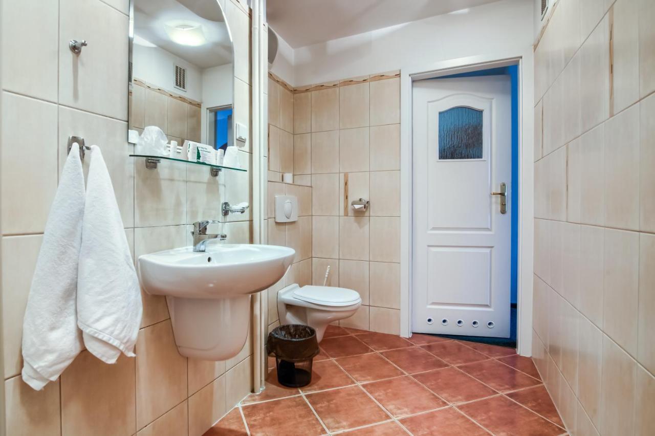 Hotel Konin Konin  Dış mekan fotoğraf