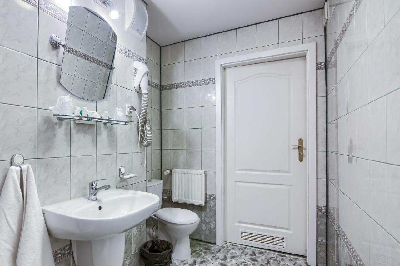 Hotel Konin Konin  Dış mekan fotoğraf