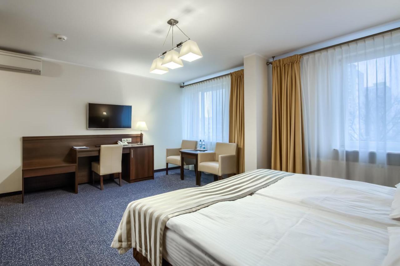 Hotel Konin Konin  Dış mekan fotoğraf