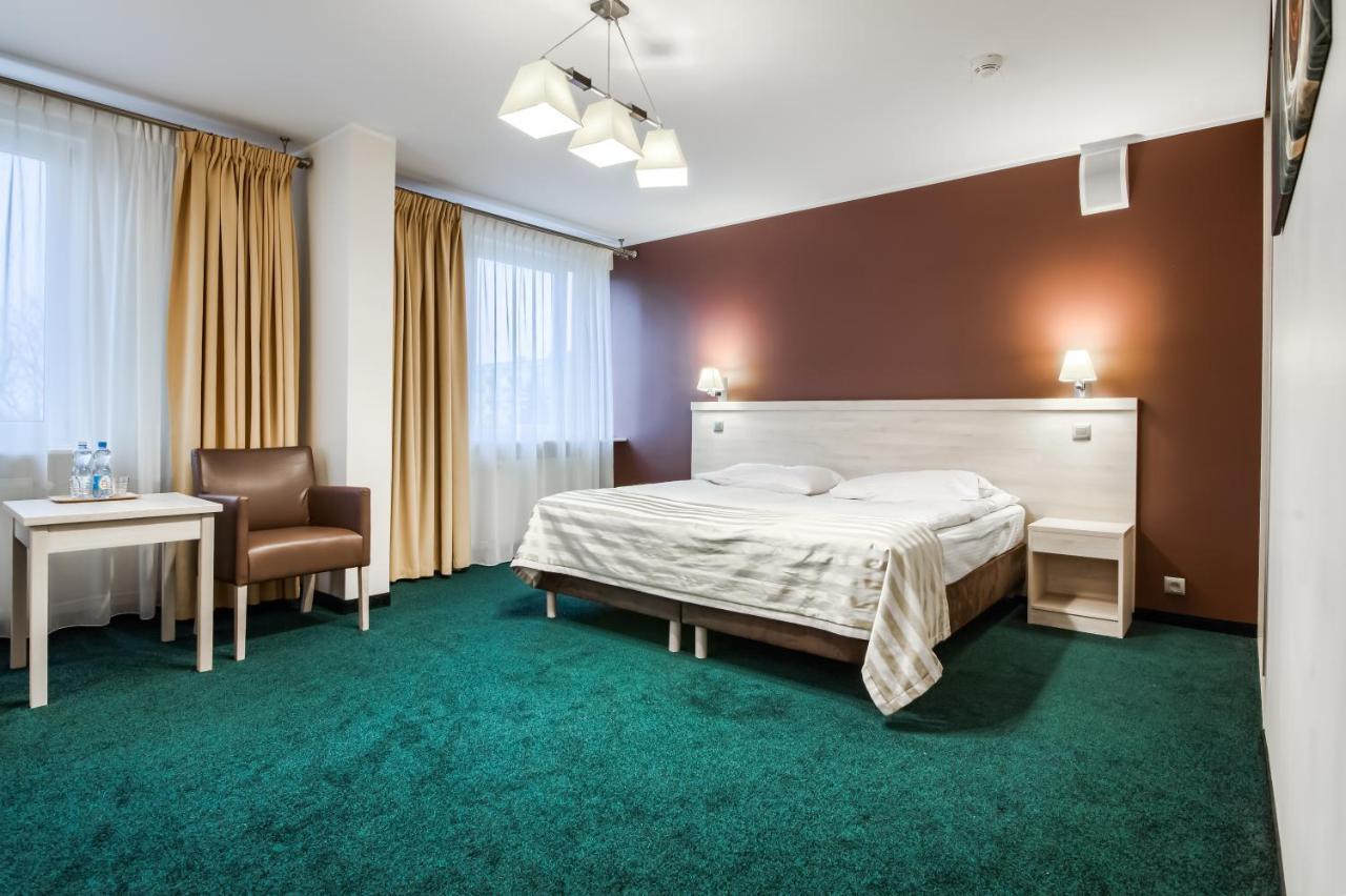 Hotel Konin Konin  Dış mekan fotoğraf