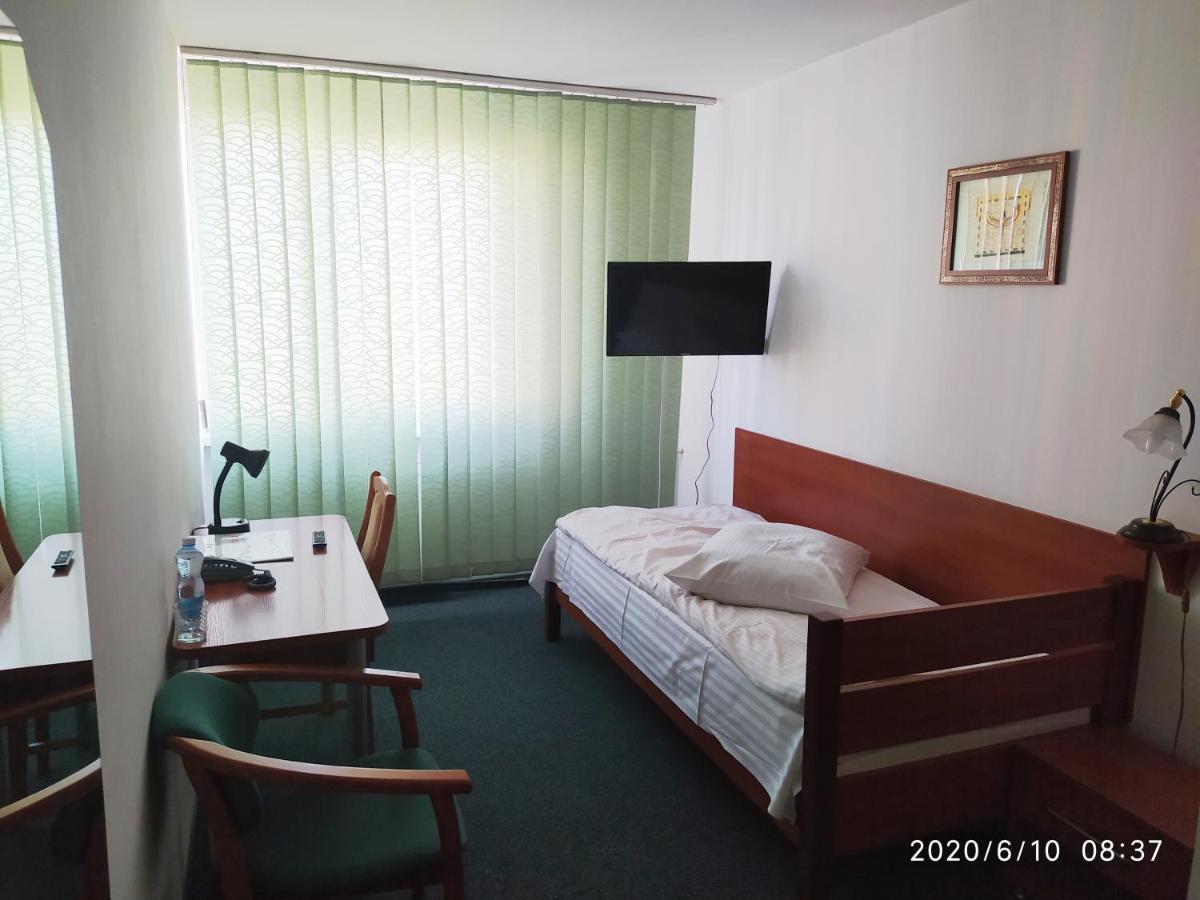 Hotel Konin Konin  Dış mekan fotoğraf