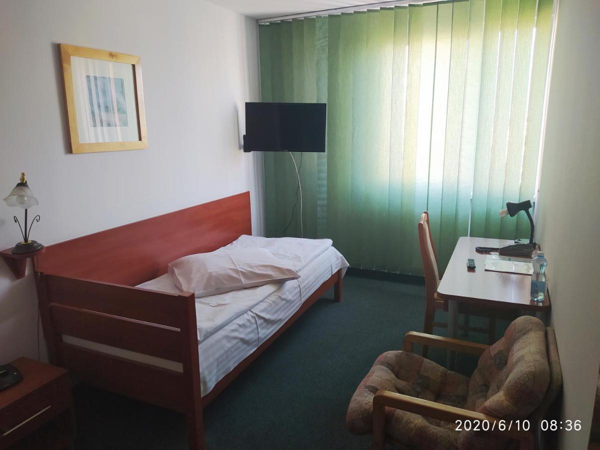 Hotel Konin Konin  Dış mekan fotoğraf